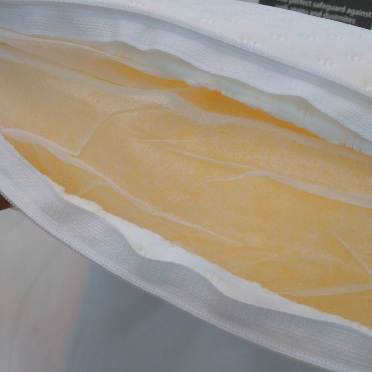 فوم داخل بالش طبی