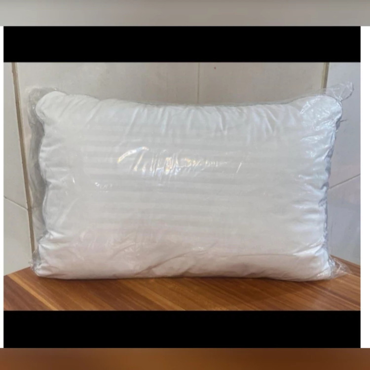 بالش طبی سفید دیواره دار