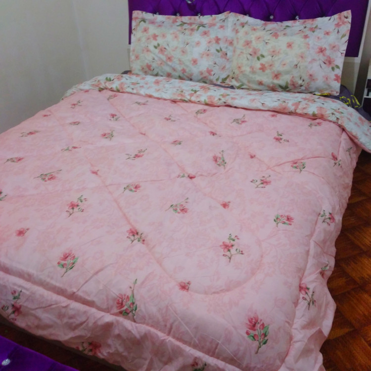 سرویس روتختب ۶ تکه صورتی سفید طرح گل