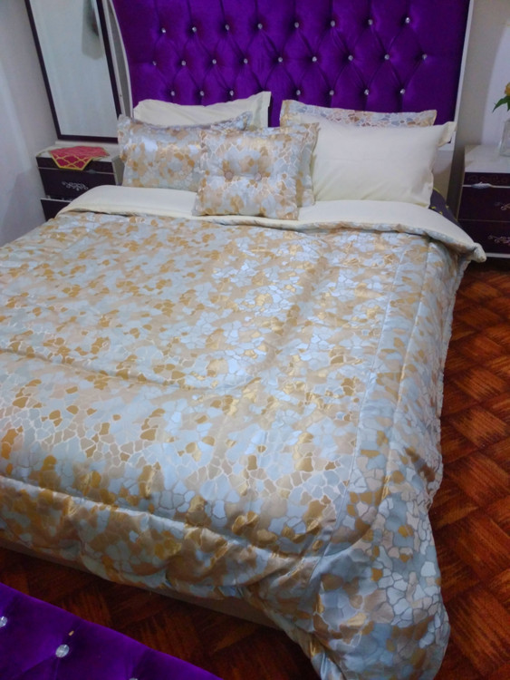 روتختی دونفره مخمل ۸تکه کرم شیری