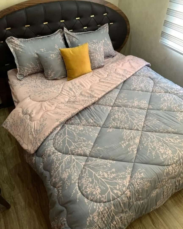 نمای نزدیک پارچه روتختی میکرو پرنسس صورتی